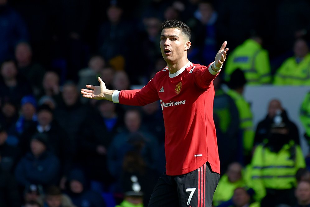 Hancurkan HP Fans Everton, Cristiano Ronaldo Dibela Sang Kakak: Manusia Paling Tampan di Dunia!