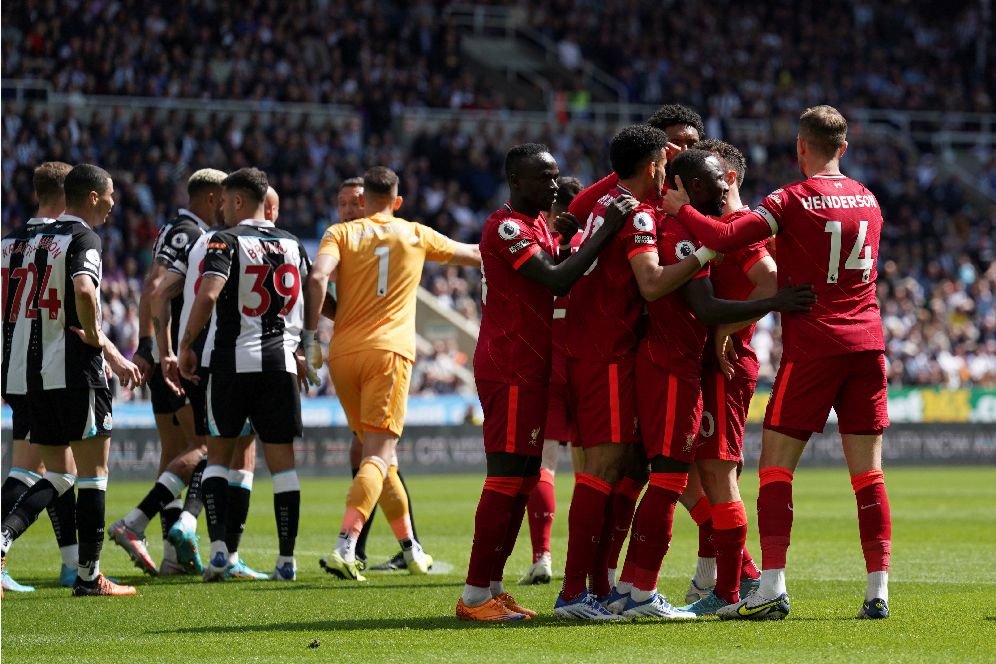 Tentang Rotasi Skuad yang Penuh Makna dari Klopp dan Guardiola