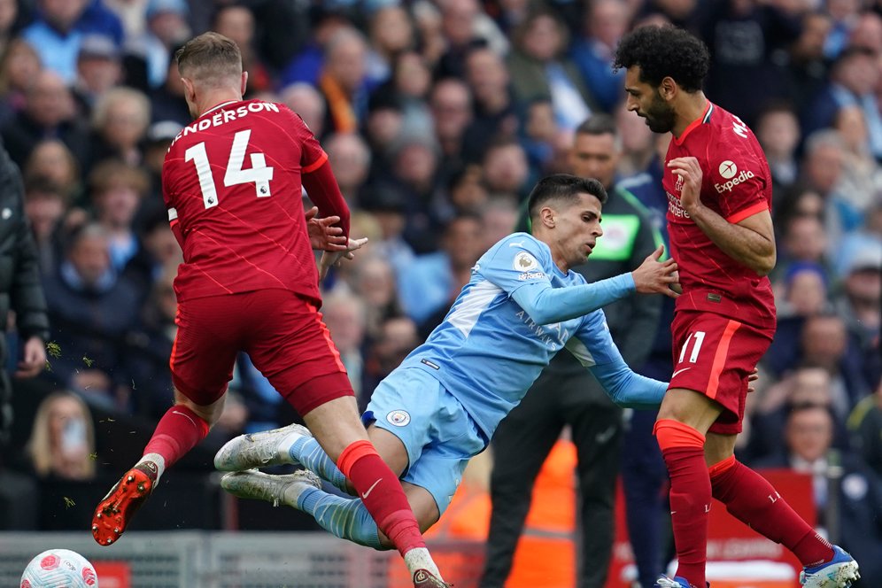 Laga Berkualitas! Roy Keane Saja Sampai Terkesan dengan Duel Manchester City vs Liverpool