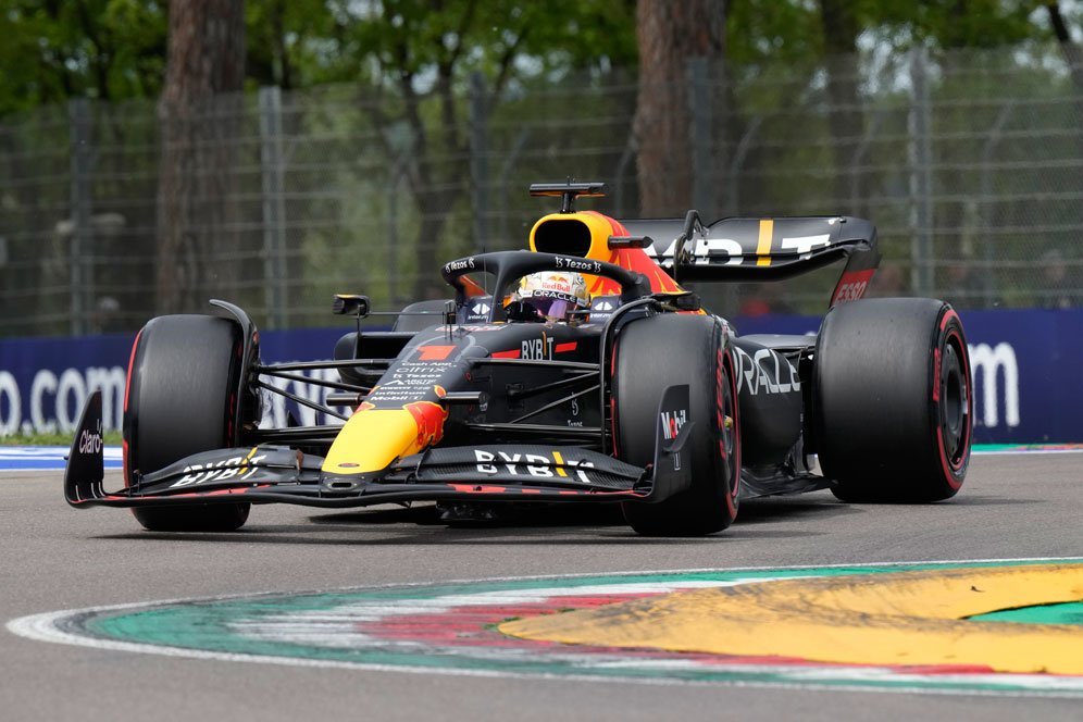 Hasil Sprint Formula 1 Emilia Romagna: Max Verstappen Kalahkan Charles Leclerc