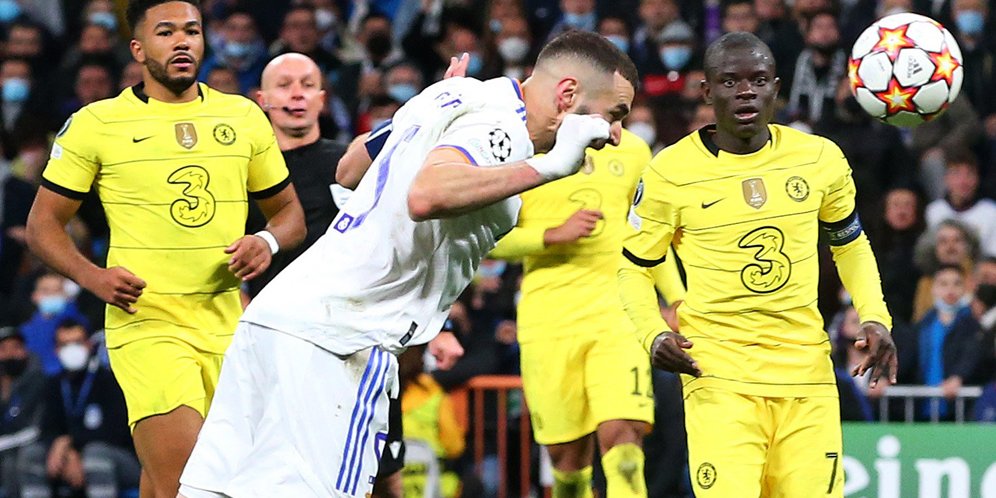 Template Gol Real Madrid ke Gawang Chelsea: Umpan Crossing dan Kepala Benzema