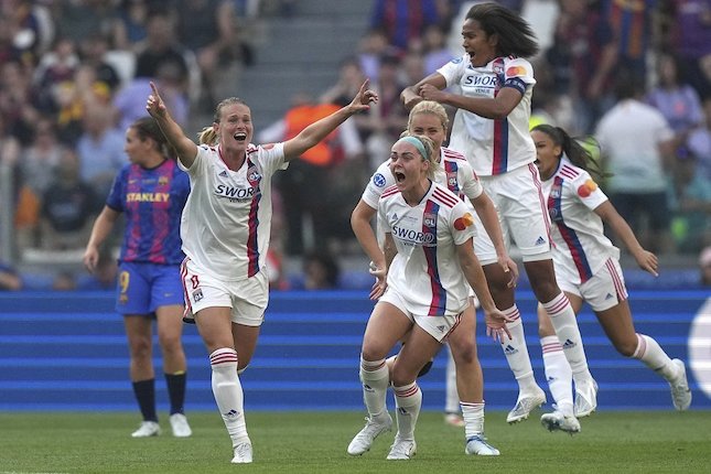 Kalahkan Barcelona 3-1, Lyon Juara Womens Champions League! - Bola.net