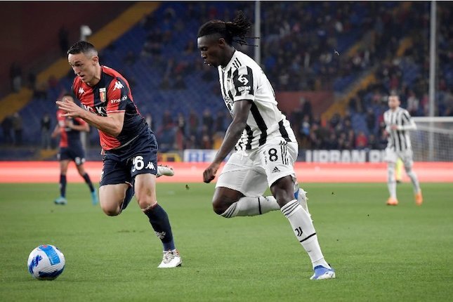 Aksi penyerang Juventus, Moise Kean, dalam laga lanjutan Serie A melawan Genoa yang digelar hari Sabtu (7/5/2022). (c) Juventus FC