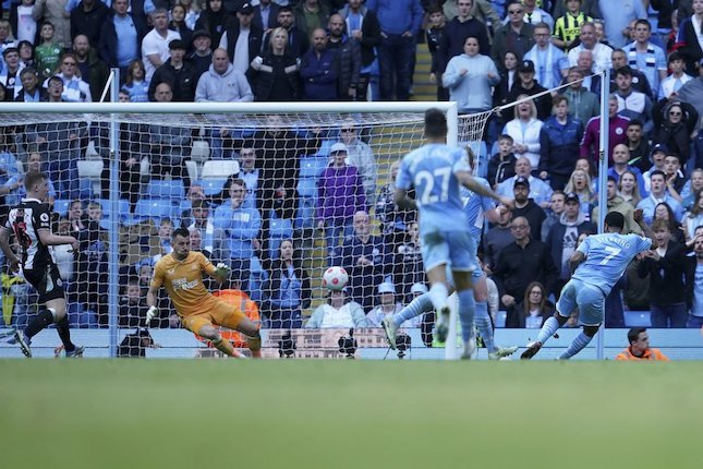 Manchester City Vs Newcastle, Fans The Citizen Ejek Liverpool, Diejek ...