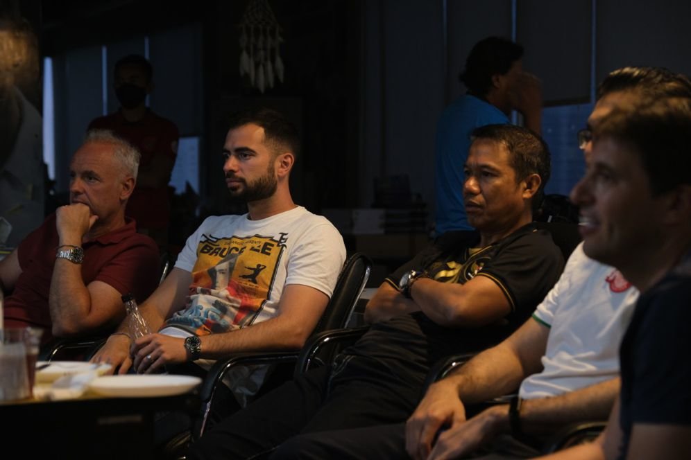 SEA Games 2021: Jordi Amat Nonton Bareng Laga Timnas Indonesia U-23 Vs Myanmar Bersama PSSI