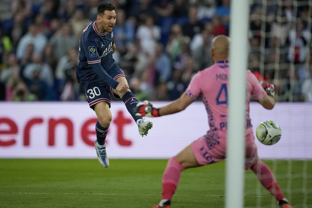 PSG vs Troyes, Akrabnya Messi dengan Tiang Gawang dan Hattrick Imbang