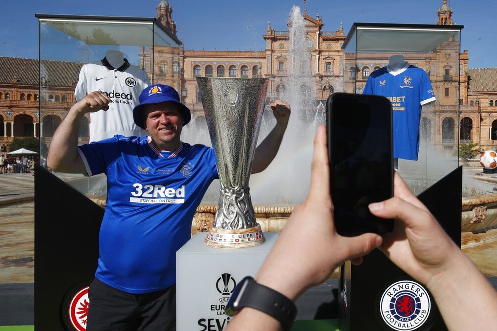 Final Liga Europa: Dijatah 10 Ribu Tiket, 80 Ribu Fans Rangers 'Serbu' ke Seville! Final Liga Europa: Dijatah 10 Ribu Tiket, 80 Ribu Fans Rangers 'Serbu' ke Seville!