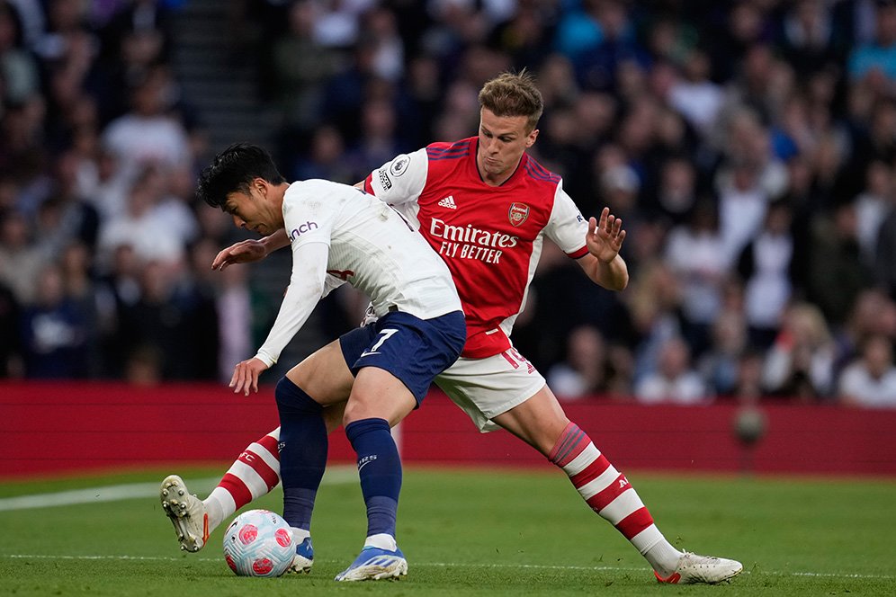 Son Heung-Min Kesal Ditarik Keluar, Ternyata Ini yang Dikatakan Conte