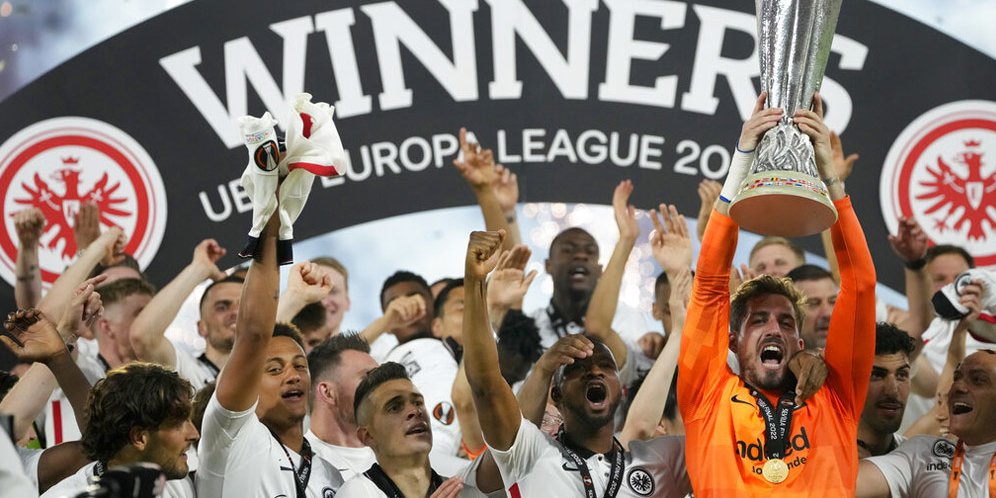 Kevin Trapp di Final Liga Europa: Tampil Heroik, Tepis Penalti Ramsey, Dia Adalah Kunci!