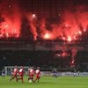 Pelatih Persib Bandung Berusaha Bijak Menyikapi soal Flare dalam Pertandingan