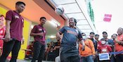 Keseruan Meet and Greet Bersama Bintang Persija Jakarta, Sejumlah The Jakmania Ditantang Unjuk Skill Juggling Bola Keseruan Meet and Greet Bersama Bintang Persija Jakarta, Sejumlah The Jakmania Ditantang Unjuk Skill Juggling Bola