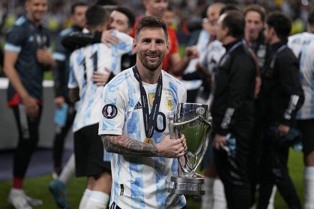 Lionel Messi menjuarai Finalissima 2022 setelah Argentina mengalahkan Italia. (c) AP Photo