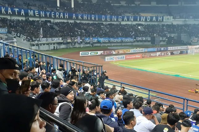 Suasana Stadion Gelora Bandung Lautan Api (GBLA) saat Persib Bandung berjumpa Persebaya Surabaya di Piala Presiden 2022, Jumat (18/6/2022) (c) Bola.com/Erwin Snaz