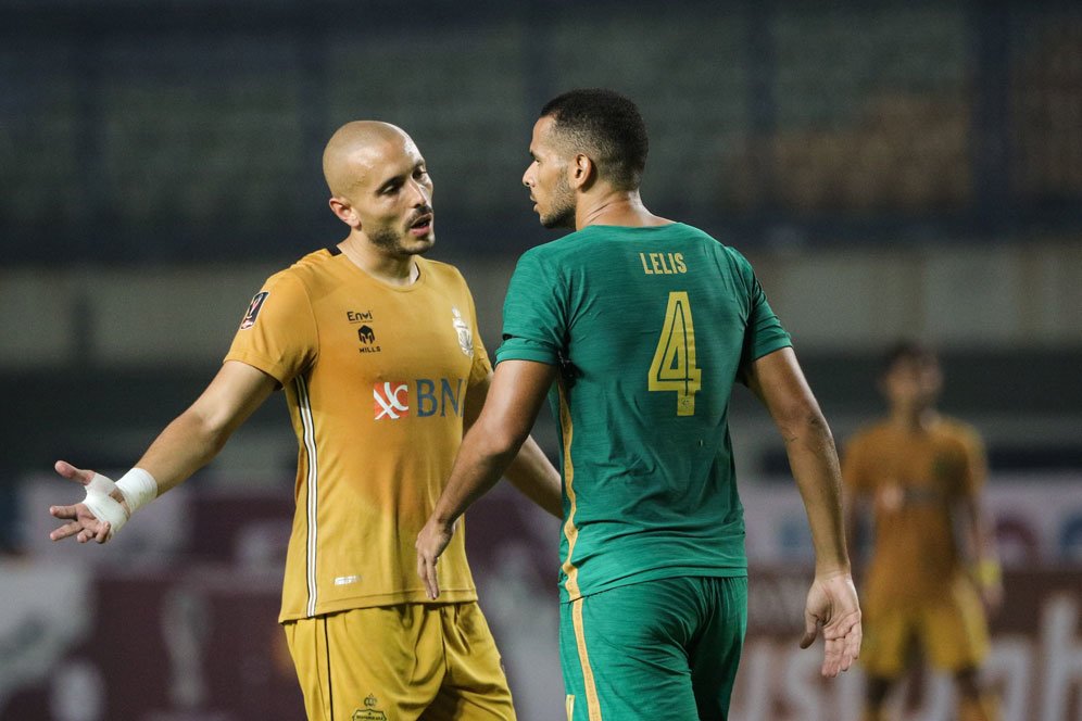 Bhayangkara FC vs Persebaya 1-1, Pemain Asing Keteteran, Miskomunikasi di Lini Belakang