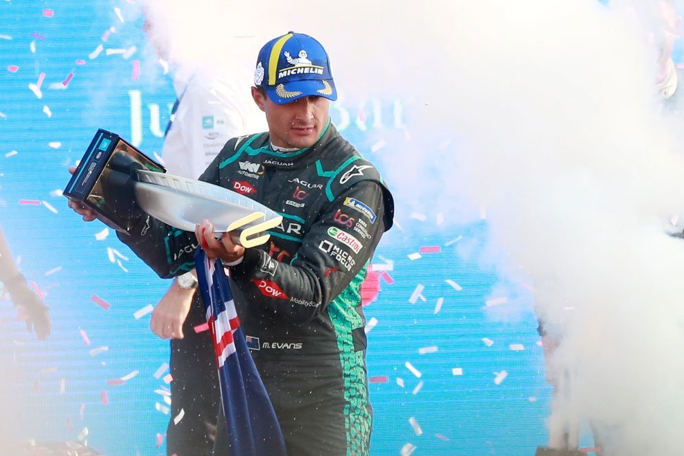 Jadi Pemenang Pertama Formula E Jakarta, Mitch Evans Senang Kuasai Balapan Sengit