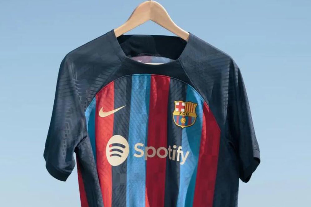 Reaksi Fans Usai Barcelona Rilis Jersey 2022-23: Salah Satu yang Terbaik, Mendingan, Baju Kebalik!