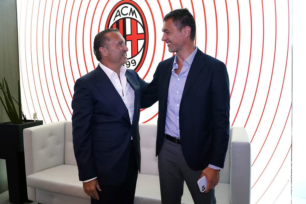 Savage! Momen Ultah Paolo Maldini Jadi Ajang Fans AC Milan Serang Cardinale