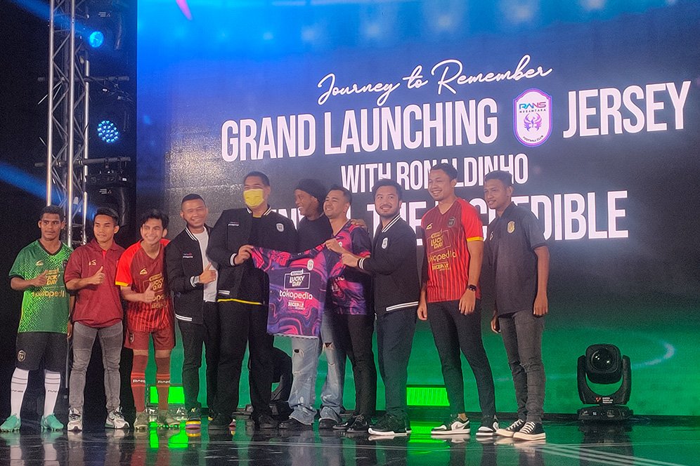 Mantap! Launching Jersey RANS Nusantara FC Diramaikan Ronaldinho
