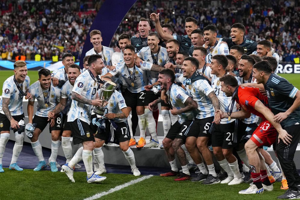 Pujian dan Nyinyiran Ballon d'Or buat Messi usai Argentina Hajar Italia 3-0 di Finalissima Pujian dan Nyinyiran Ballon d'Or buat Messi usai Argentina Hajar Italia 3-0 di Finalissima