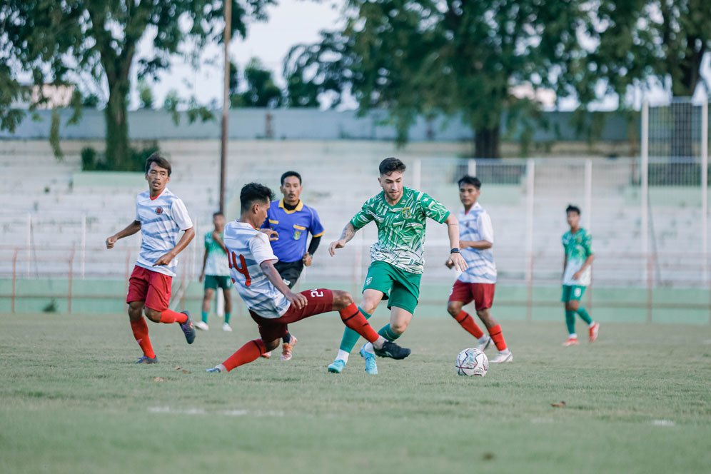 Persebaya vs Putra Delta Sidoarjo 3-0, Higor Vidal Cetak Gol, Aji Santoso Tunggu Striker Asing