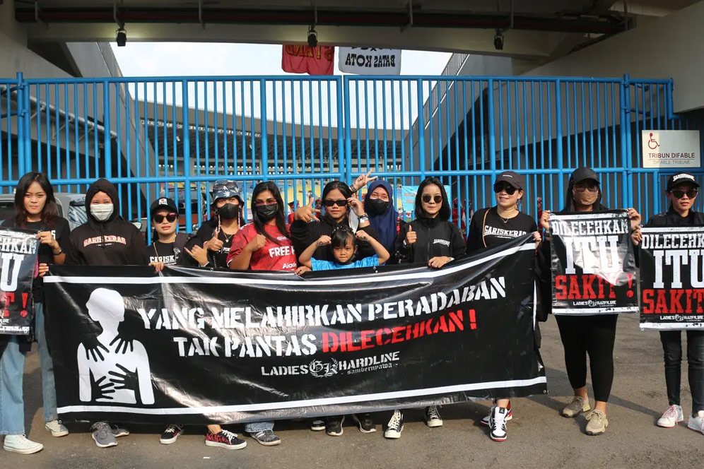 Kelompok Suporter Perempuan Persis Solo: Stop Pelecehan Seksual!