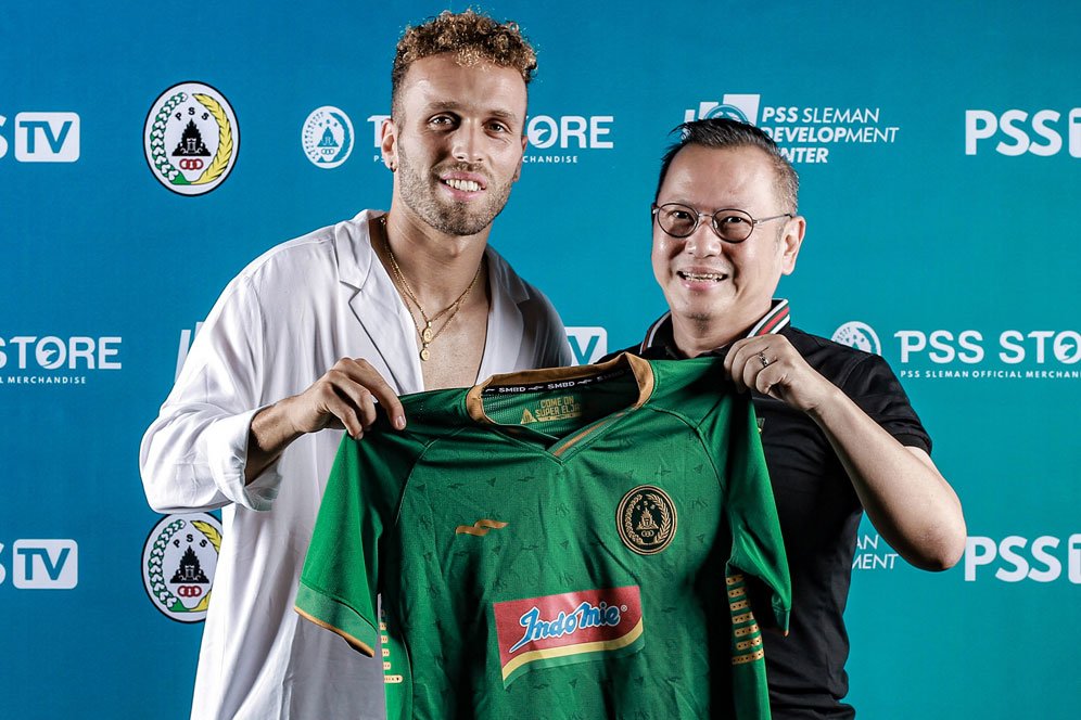 Resmi Gabung PSS Sleman, Ze Valente Terpesona dengan Suporter dan Ungkap Peran Carlos Fortes Resmi Gabung PSS Sleman, Ze Valente Terpesona dengan Suporter dan Ungkap Peran Carlos Fortes