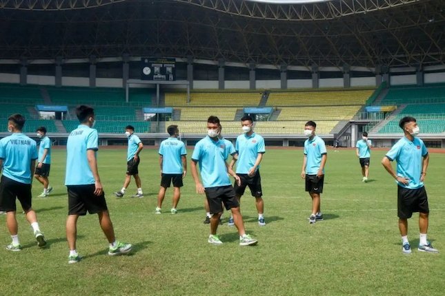 Timnas Vietnam U-19 menjajal Stadion Patriot Candrabhaga, Bekasi, Kamis (30/6/2022) (c) VFF