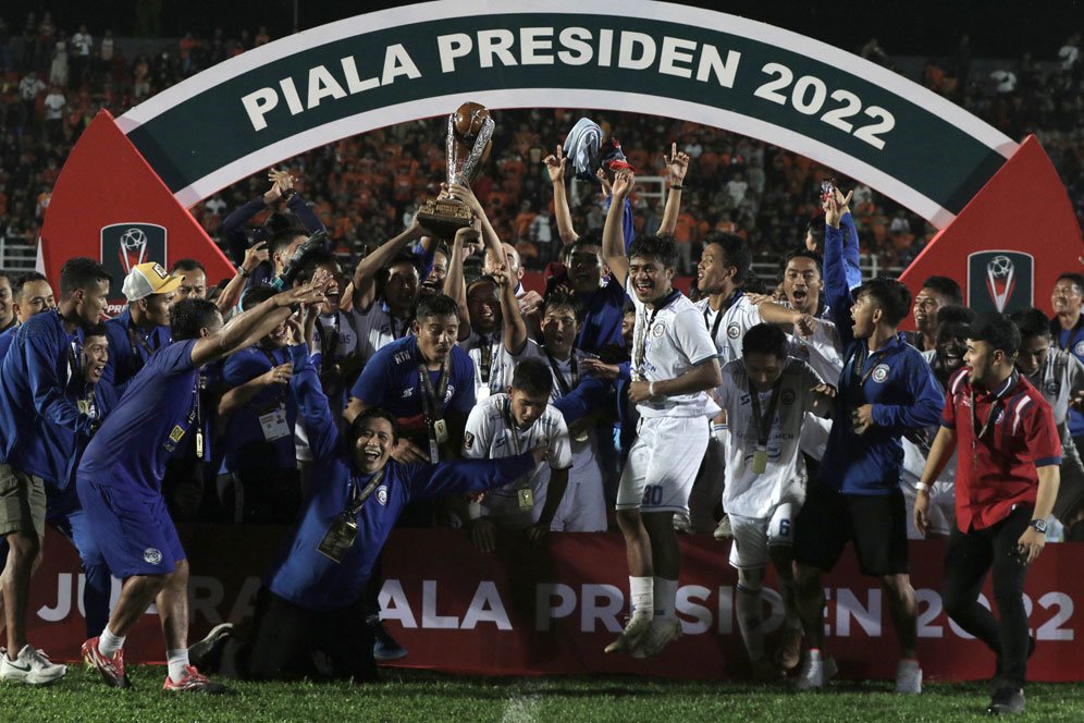 Intip Euforia Pemain Arema FC Setelah Juara Piala Presiden 2022