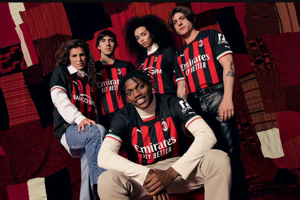 Klasik dan Classy, Ini Dia Jersey Home 2022-23 AC Milan Klasik dan Classy, Ini Dia Jersey Home 2022-23 AC Milan