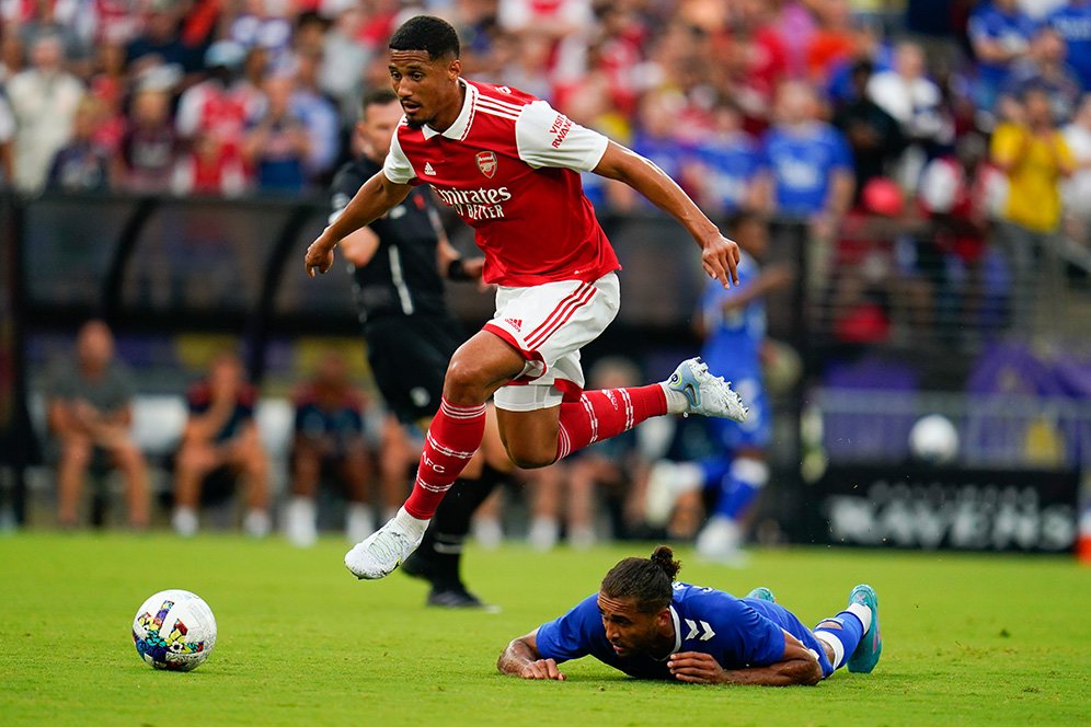 William Saliba di Mata Rio Ferdinand: Dia Bukan Bek Tengah Terbaik Premier League!