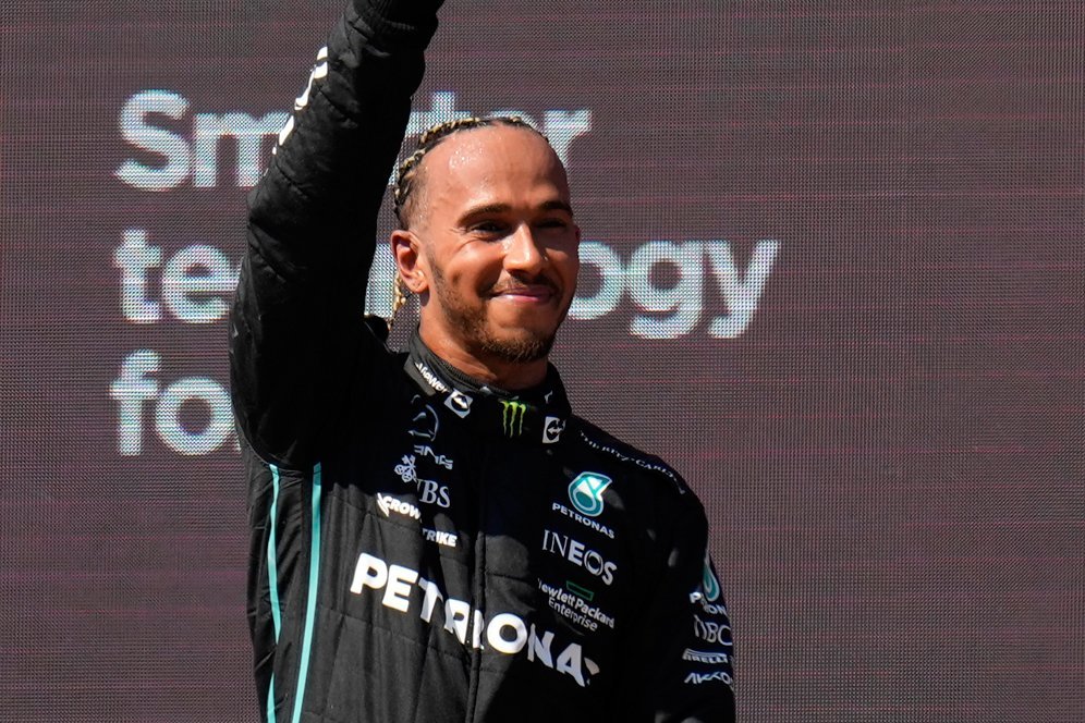 Botol Air Minum Rusak, Lewis Hamilton Lega Bisa Finis Kedua di Le Castellet