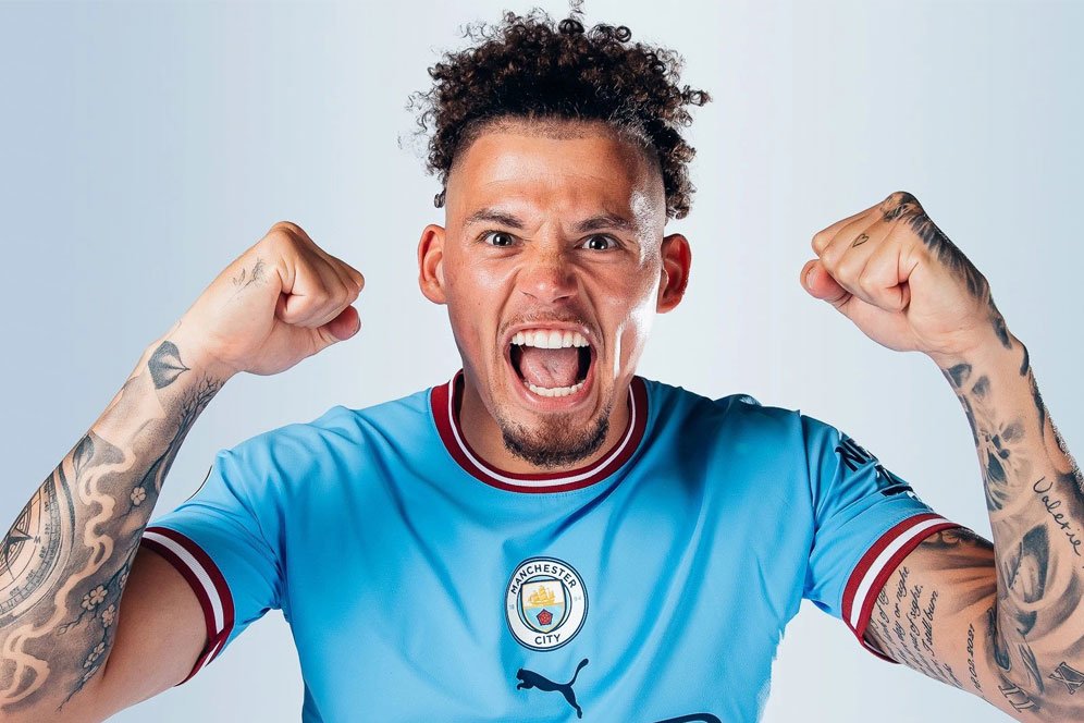 Resmi, Manchester City Daratkan Kalvin Phillips