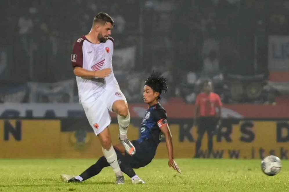 Bek Persija: PSM Bukan Hanya Wiljan Pluim