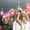 Iwan Bule dan Menpora Ikut Angkat Trofi Juara Piala AFF U-16: Ngapain? Full Senyum!