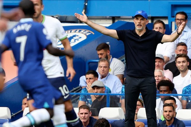 Ekspresi protes Thomas Tuchel terhadap kepemimpinan wasit Anthony Taylor di laga Chelsea vs Tottenham, Premier League 2022/23 (c) AP Photo