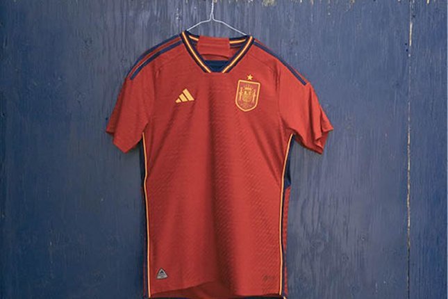 Perpaduan Konsep Lawas dan Kontemporer pada Jersei Terbaru Timnas Spanyol 2022/2023 Perpaduan Konsep Lawas dan Kontemporer pada Jersei Terbaru Timnas Spanyol 2022/2023