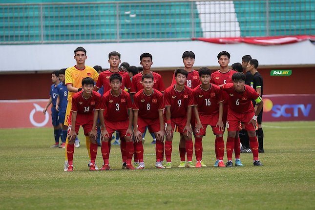 Starting XI Vietnam U-16 ketika melawan Thailand U-16 di semifinal Piala AFF U-16 2022, Rabu (10/8/2022) sore WIB. (c) Bola.net/Bagaskara Lazuardi