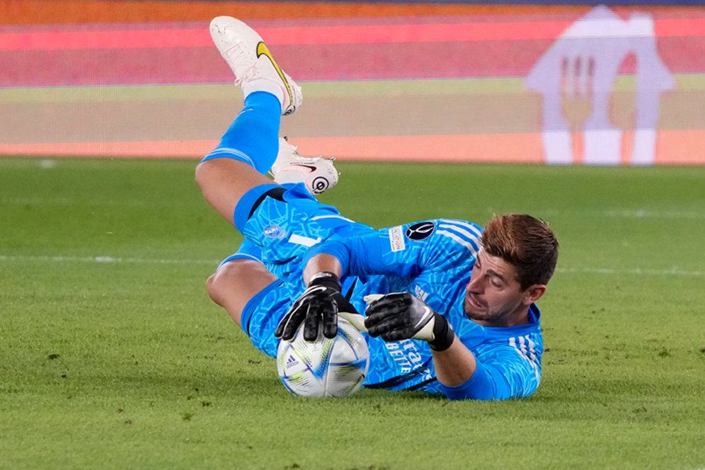 Thibaut Courtois yang Terlupakan: Juara UCL Tuh Juga Berkat Kiper Lho!