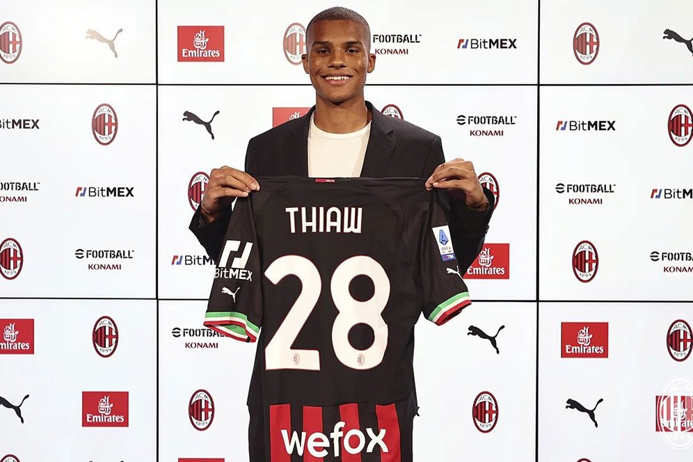 RESMI! AC Milan Datangkan Malick Thiaw, Bek Tengah Potensial Milik FC Schalke RESMI! AC Milan Datangkan Malick Thiaw, Bek Tengah Potensial Milik FC Schalke