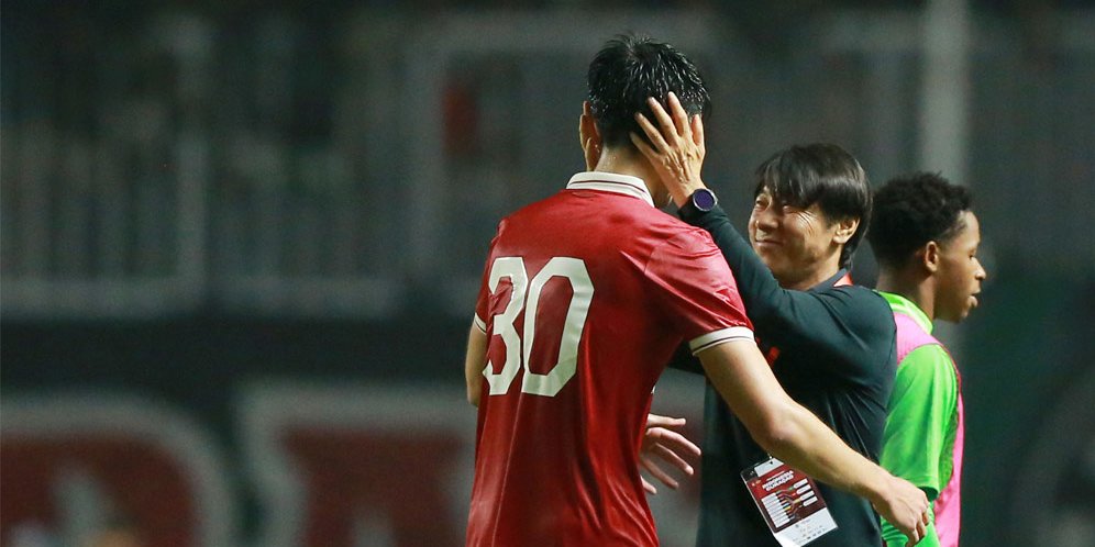 Fans Timnas Indonesia Tuntut Konflik Shin Tae-yong dan Elkan Baggott Segera Diselesaikan: Gini Nih yang Bikin Sedih