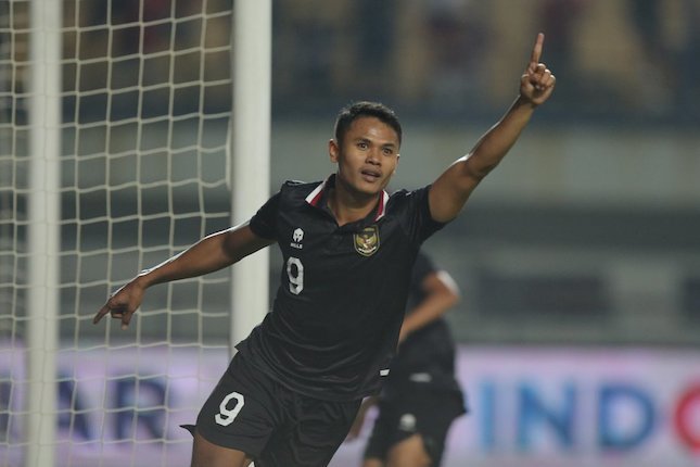 Selebrasi Dimas Drajad usai menjebol gawang Curacao pada laga FIFA Matchday di Stadion Gelora Bandung Lautan Api, Bandung, Sabtu (24/09/2022) malam WIB. (c) Bola.net/Bagaskara Lazuardi
