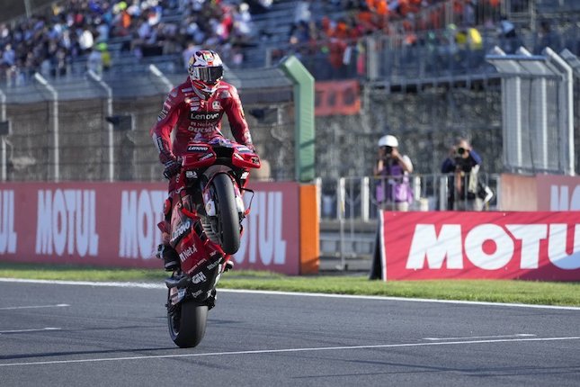 Emosional, Sempat Nangis di Atas Motor