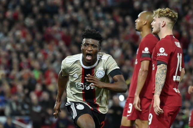 Masih Bahagia, Bintang Ajax Ini Indikasikan Ogah Pindah Ke Manchester United
