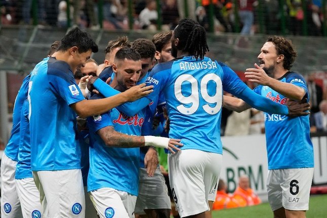 Selebrasi skuad Napoli dalam laga versus AC Milan, Senin (19/9/2022) (c) AP Photo