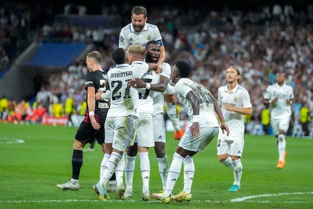 Skuad Real Madrid merayakan gol Federico Valverde versus RB Leipzig, Kamis (15/9/2022) (c) AP Photo