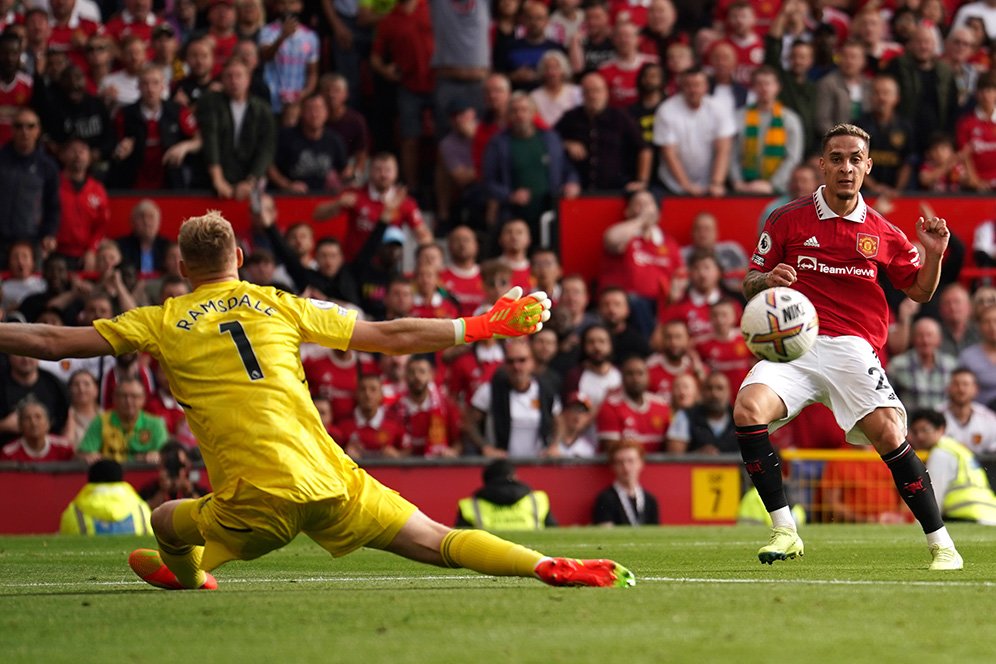 Langsung Bikin Gol! Saksikan Debut Antony di Laga Man United vs Arsenal