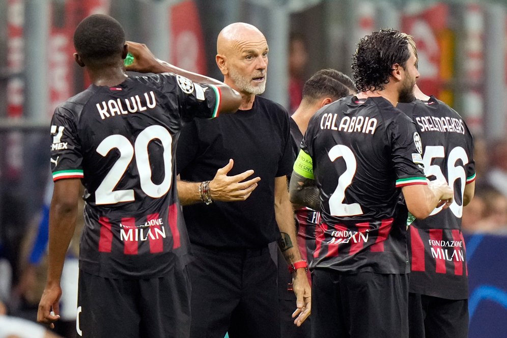 4 Pemain AC Milan dengan Rating Paling Rendah Saat Dipermalukan Napoli