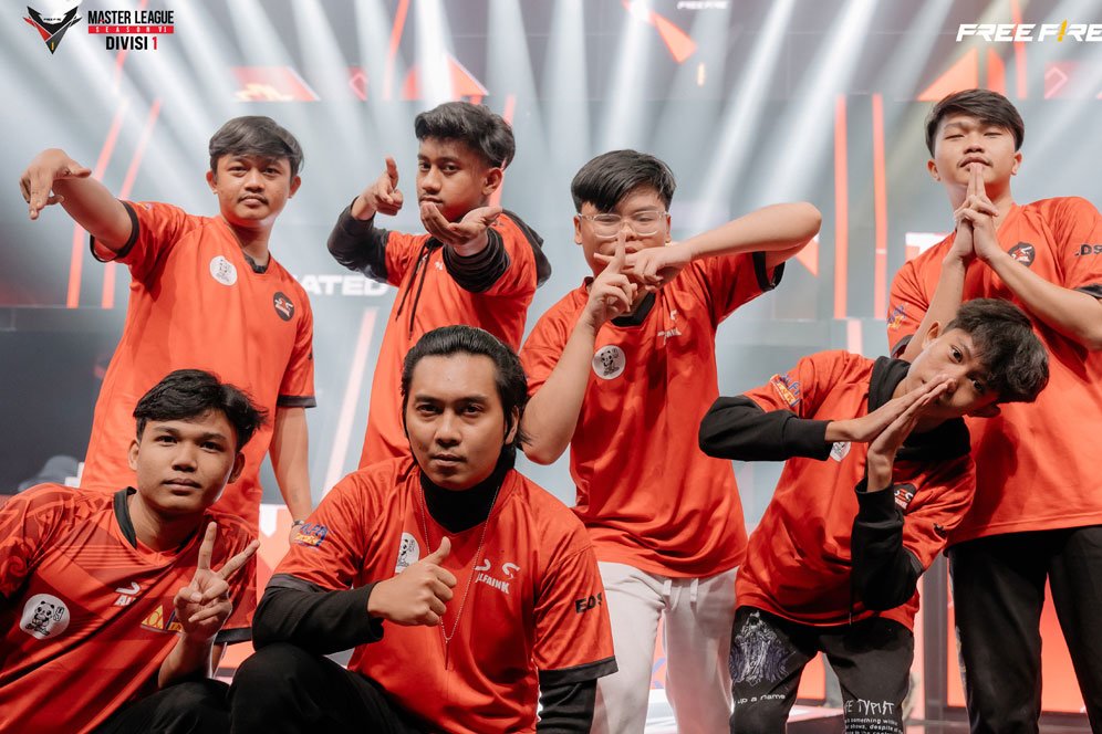 Masih Perkasa, SES Alfaink Pertahan Posisi Puncak Klasemen Match Week 3 FFML Season VI Divisi 1 Masih Perkasa, SES Alfaink Pertahan Posisi Puncak Klasemen Match Week 3 FFML Season VI Divisi 1