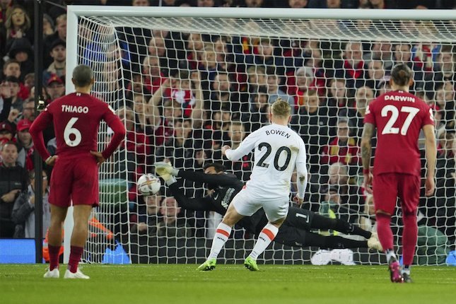 Tampil Istimewa di Laga Liverpool vs West Ham, Alisson Dipuji Moyes