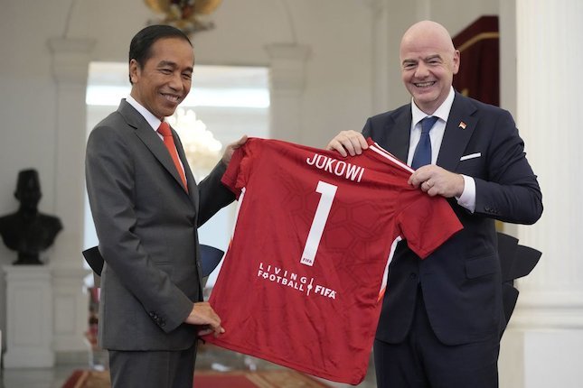 Tak Ada Ketua Umum PSSI Saat Presiden FIFA Bertemu Jokowi di Istana Merdeka